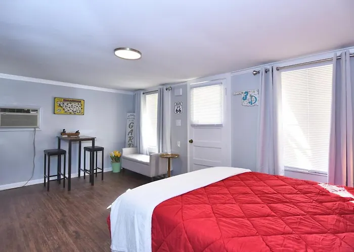 Blue Flamingo Adorable Tu- Cherry St- Expo- Downtown-11th St- Of Holiday home *